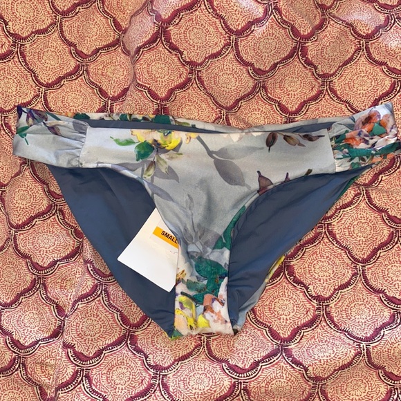 BECCA Other - Becca S Small bikini bottom swimsuit American fit floral reversible